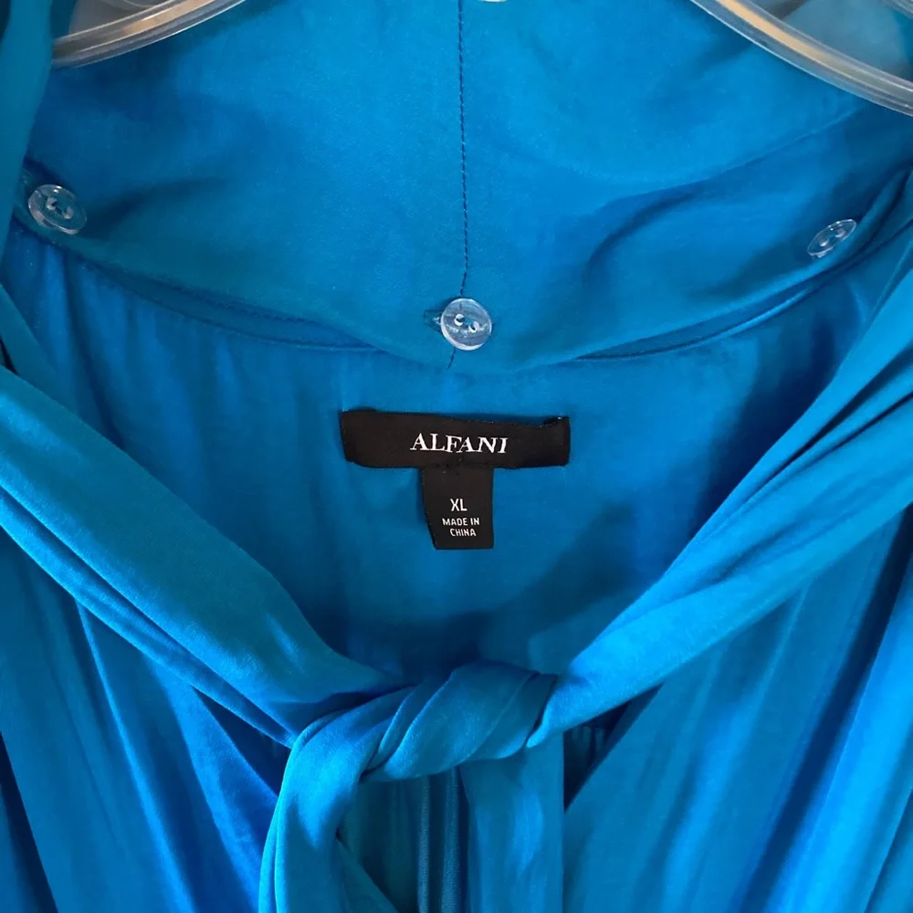 ALFANI | NWT Modern Wave Long Sleeve V-Neck Dress - Picture 8 of 11